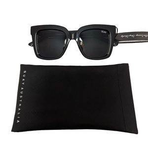 QUAY ICY Stud Glasses